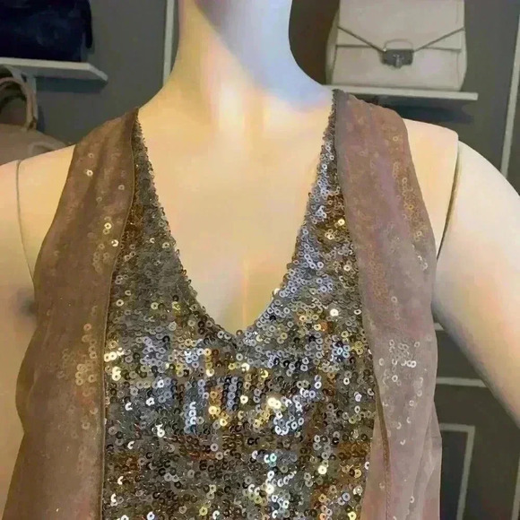 Robbi & Nikki Beige Sequined Sparkling Top with Silk Overlay. Size XS. - Picture 6 of 8